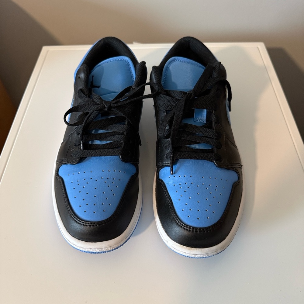Men's Black and Blue Sneakers